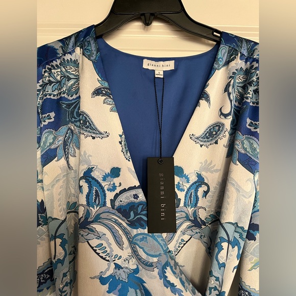 NWT Gianni Bini, Jenni Paisley Printed Satin V-Neck Blue and White Wrap Dress - Picture 5 of 7